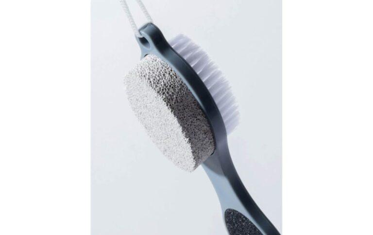 ¿CUÁL ES LA MEJOR MANERA DE ELIMINAR LOS CALLOS DE LOS PIES?